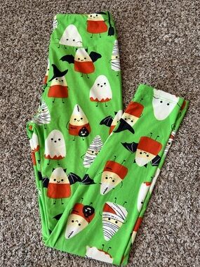 LuLaRoe Bright Green Halloween Candy Corn Character Leggings